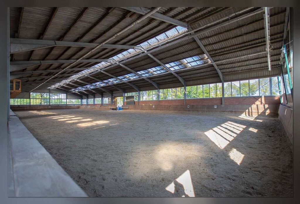 Grosse Halle Frame 1024x698